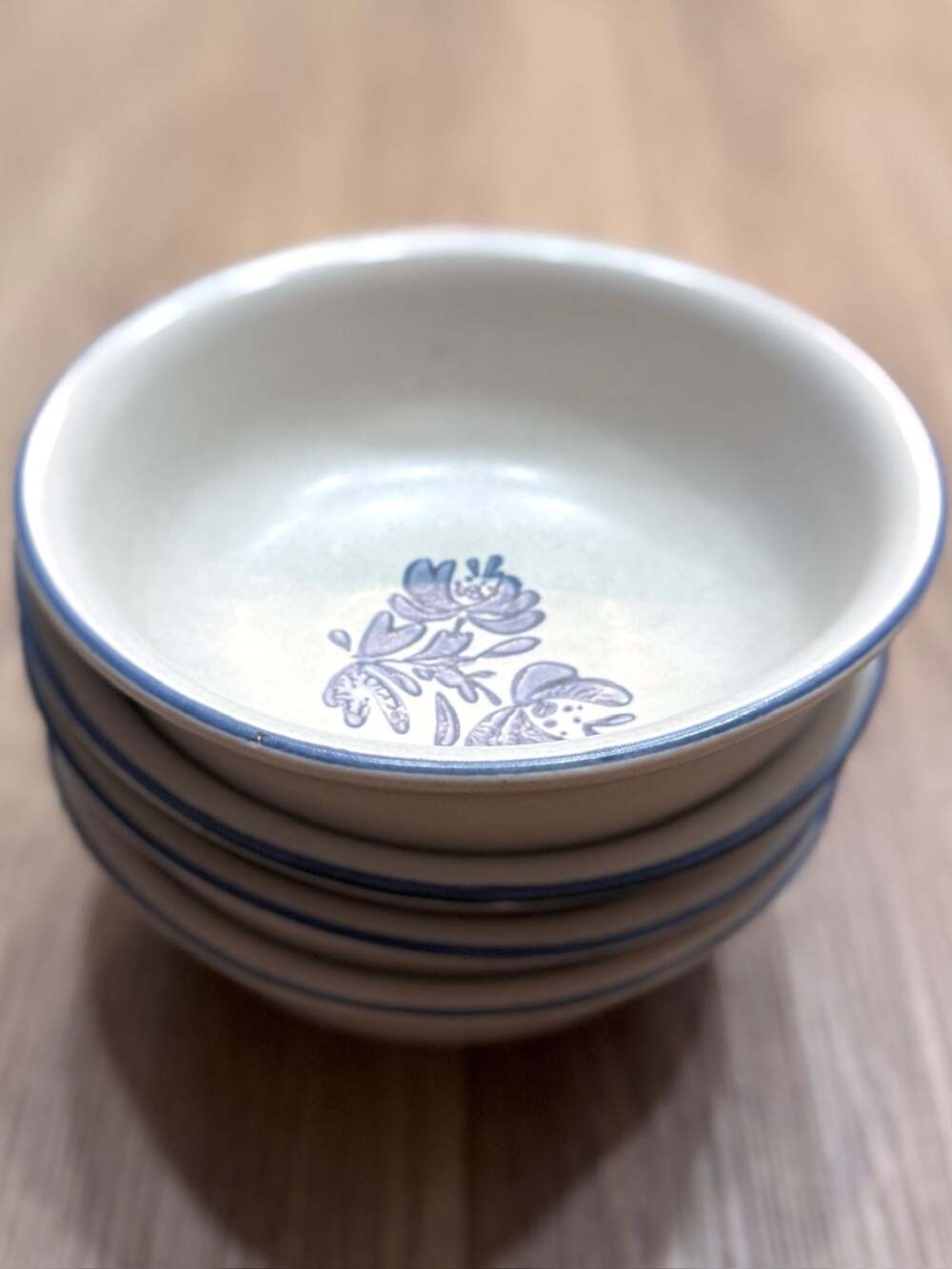 Set of 4 Vintage Pfaltzgraff Yorktowne Stoneware Cereal/Soup Bowls - 6 Inch - Picture 5 of 7